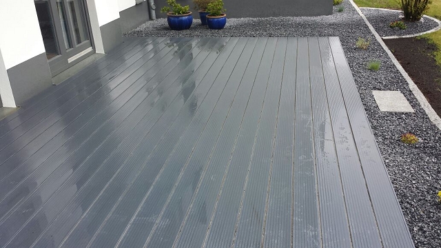 Holzterrassen und Holzfliesen